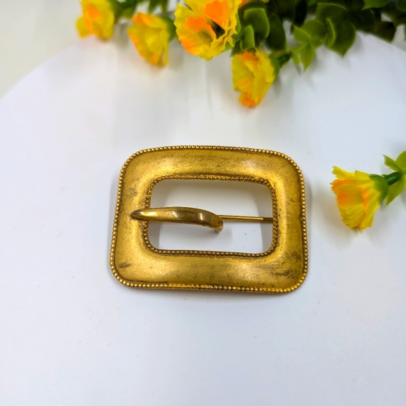 Oversized Belt Buckle Design Matte Gold Vintage Brooch - Picture 1 of 4